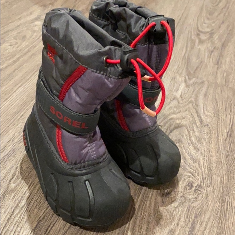 Worn only once Sorel winter boots! Size 7 Toddler